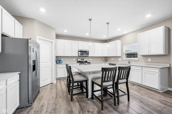 4585 W Tradwell DR, New Palestine, IN 46163