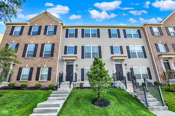 7255 Barker ST, Carmel, IN 46033
