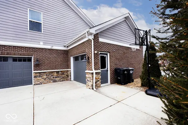 3258 Cherokee CIR, Bargersville, IN 46106