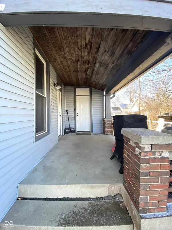 203 E Columbia ST, Roachdale, IN 46172