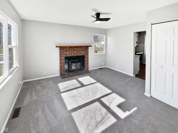 102 Plummer AVE, Bargersville, IN 46106