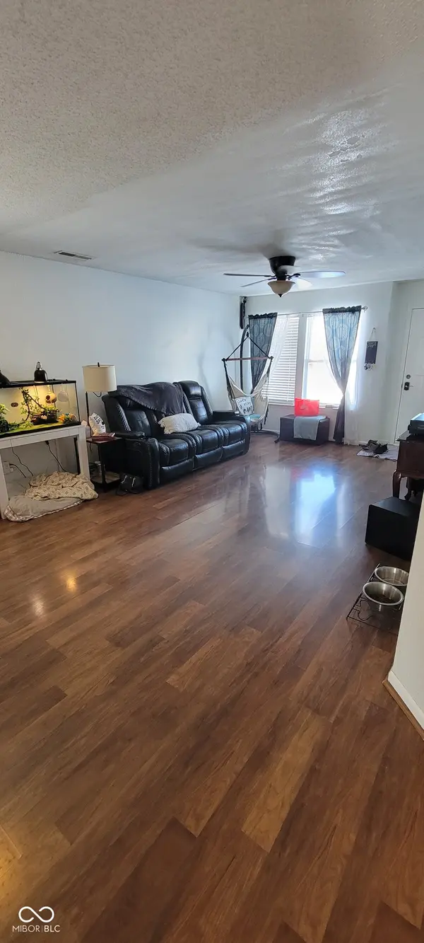 10885 Walnut Grove BND, Camby, IN 46113
