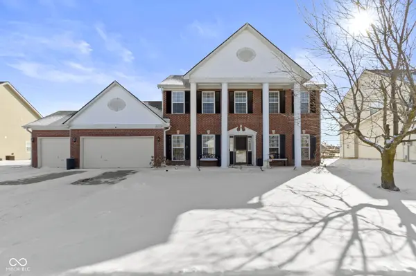 12773 Broncos DR, Fishers, IN 46037