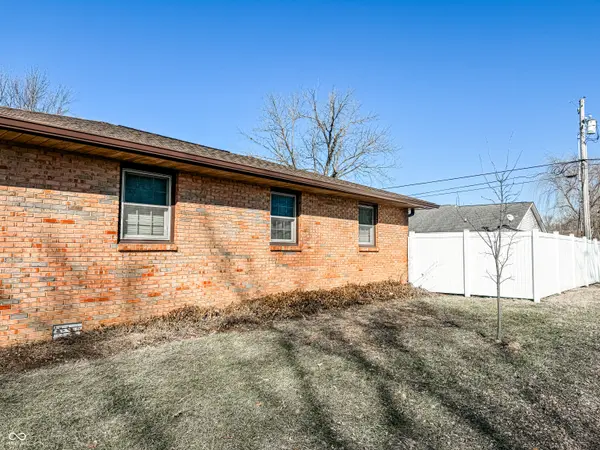829 Maplewood DR, Seymour, IN 47274