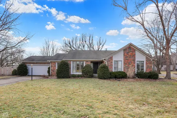 5021 Tudor CIR, Carmel, IN 46033