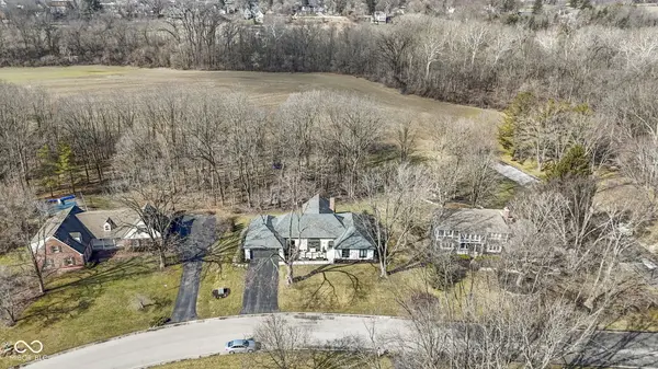 140 Raintree DR, Zionsville, IN 46077