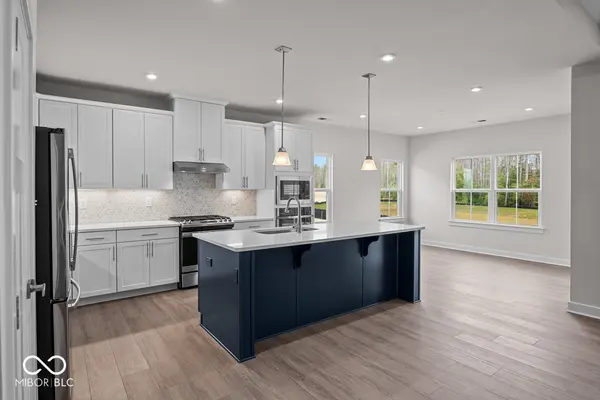 7707 Walker DR, Avon, IN 46123