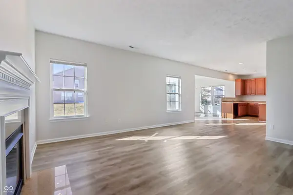 8327 Gates Corner DR, Indianapolis, IN 46113
