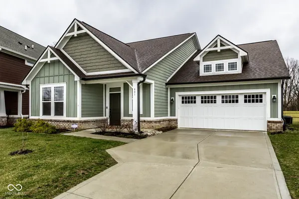 401 Thomas Point DR, Fortville, IN 46040