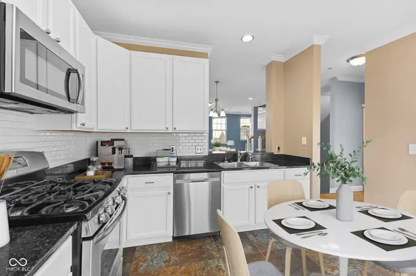 907 Junction PL #41907, Indianapolis, IN 46220