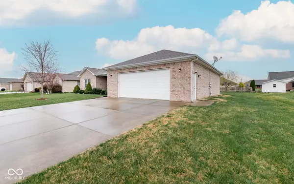 6968 Lydia LN, Seymour, IN 47274