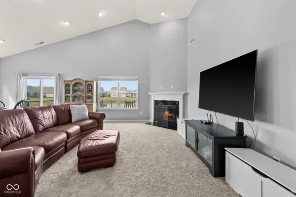 462 N Crystal DR, Fortville, IN 46040