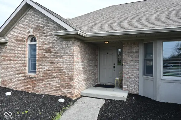 16 Corkwood CT, Brownsburg, IN 46112