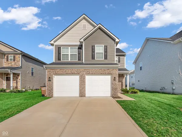 3053 Creekridge CT, Columbus, IN 47201