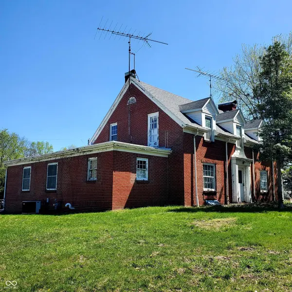 521 W Commerce ST,  Brownstown,  IN 47220