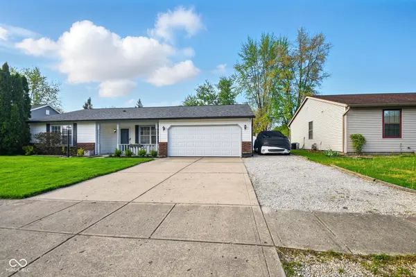 155 Suncrest DR, Greenwood, IN 46143