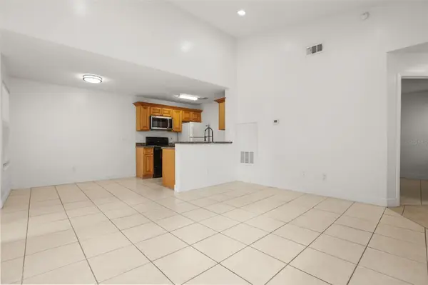 2584 GRASSY POINT DR #204, Lake Mary, FL 32746