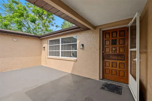 9926 LAKESIDE LN, Port Richey, FL 34668