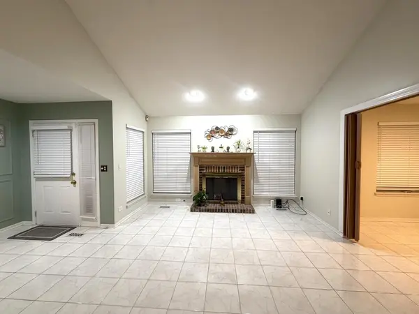 1541 Stevens DR, Schaumburg, IL 60173