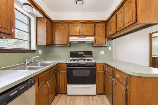 915 Delmar CIR, Oklahoma City, OK 73160