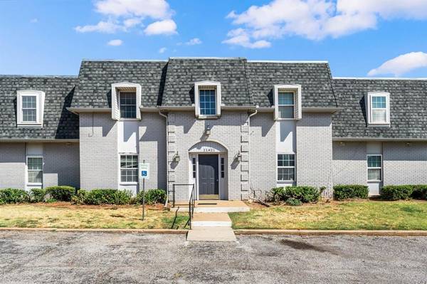 11421 N May AVE #B, Oklahoma City, OK 73120