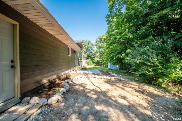 16 CRACKLEWOOD CT, East Peoria, IL 61611