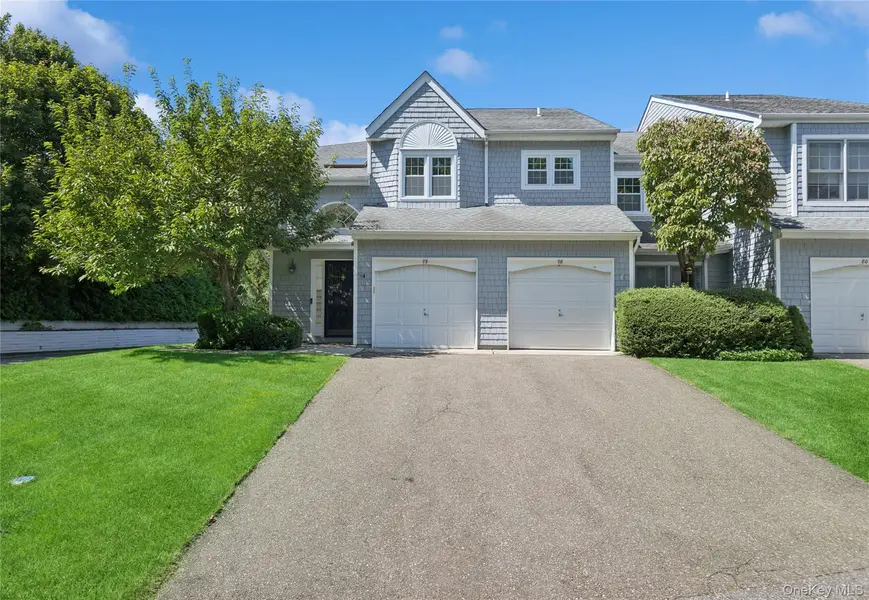 79 Lakebridge DR, Kings Park, NY 11754