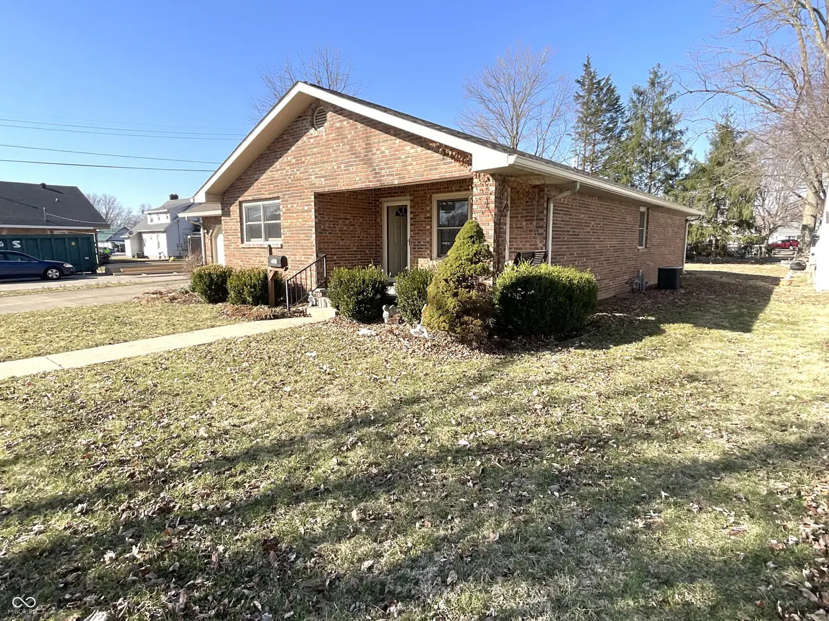 151 N Park AVE, Spencer, IN 47460