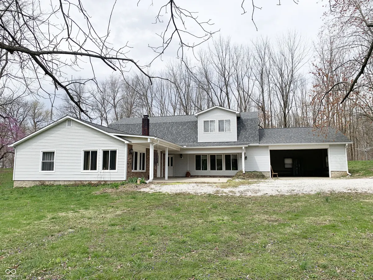 2986 N Coloma RD, Bloomingdale, IN 47832