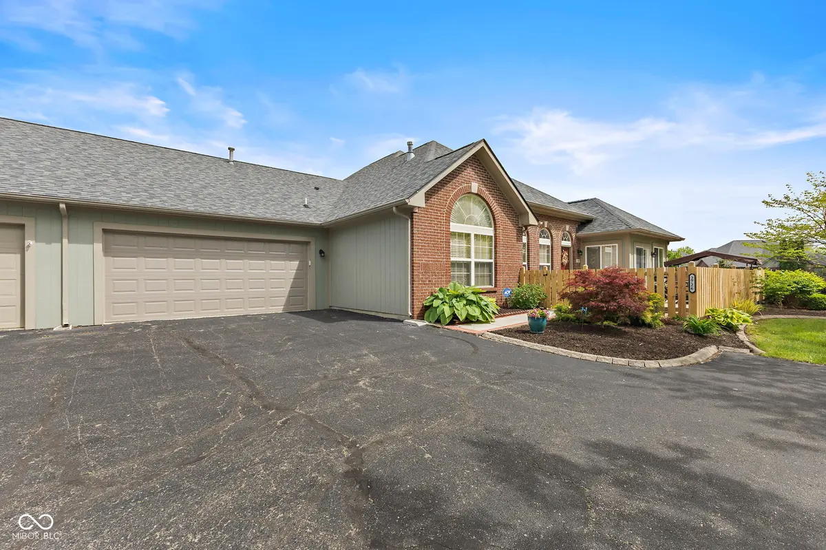 2726 Reflection WAY, Greenwood, IN 46143