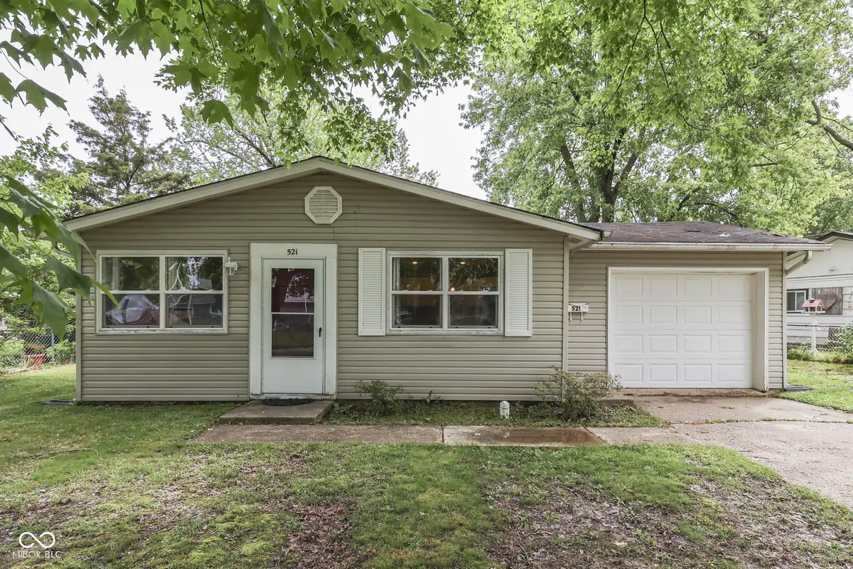 521 Elmhurst PL, Whiteland, IN 46184