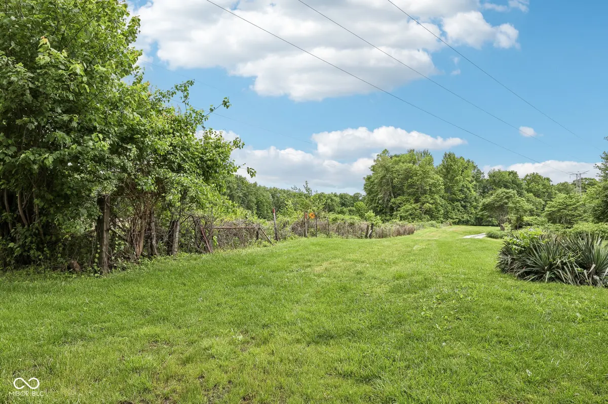 990+ George Clem RD, Terre Haute, IN 47802