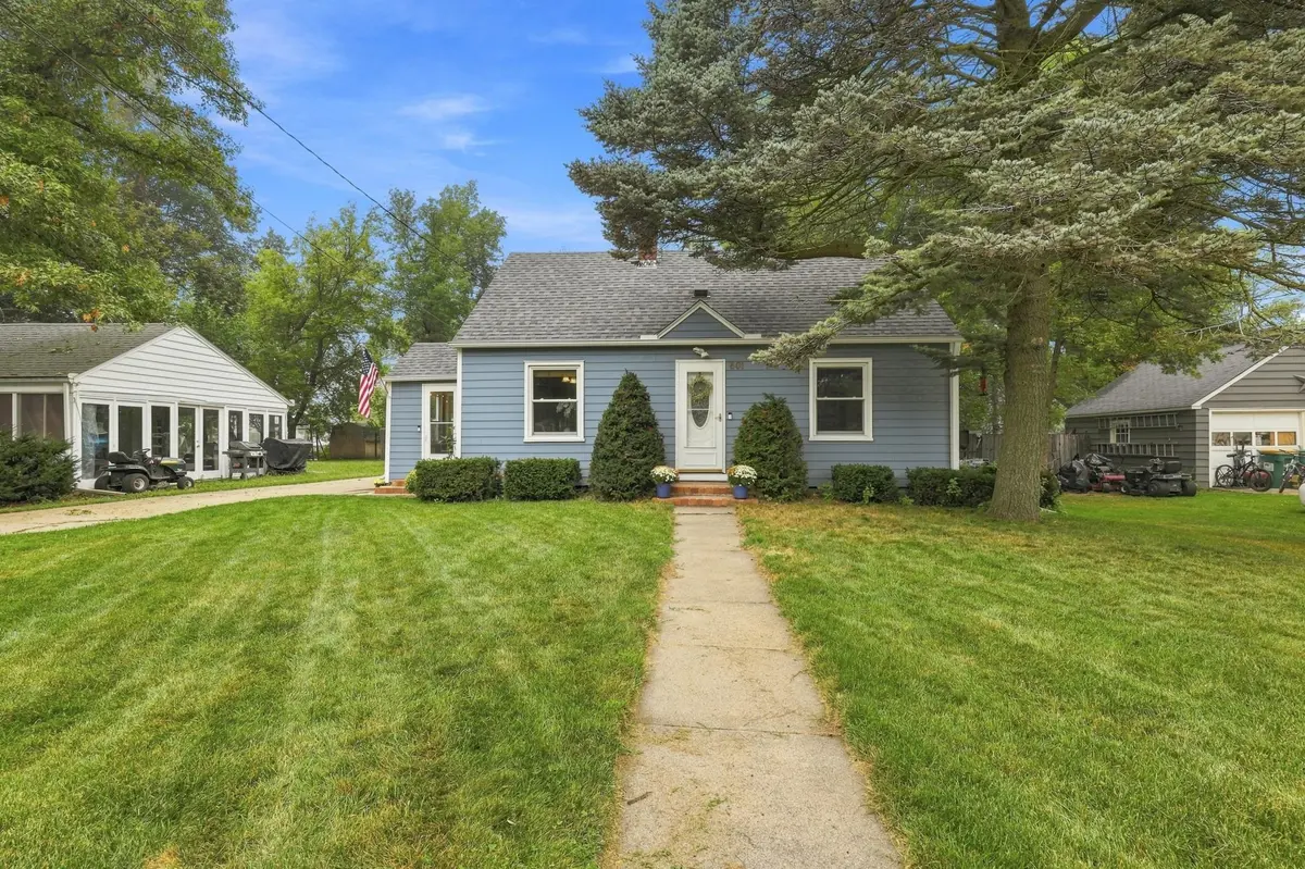 601 5th ST N, Dassel, MN 55325