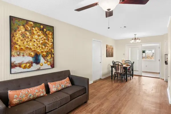 1902 Twin Oaks ST, Kingsland, TX 78639