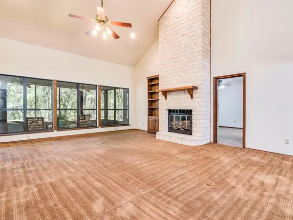 1112 Live Oak LOOP, Buda, TX 78610