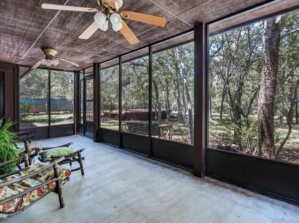 1112 Live Oak LOOP, Buda, TX 78610