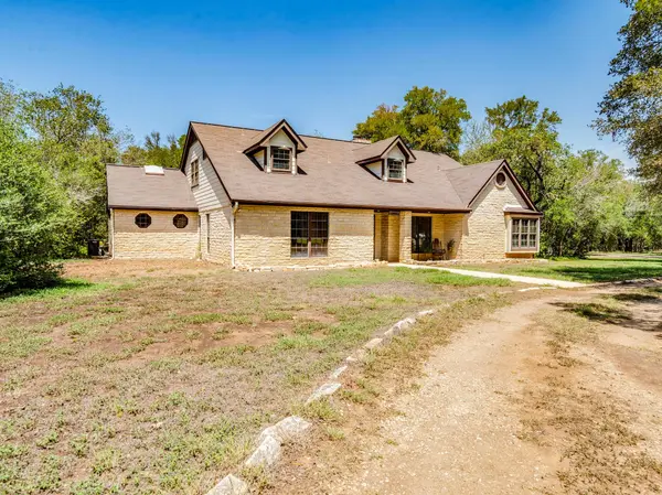 1112 Live Oak LOOP, Buda, TX 78610