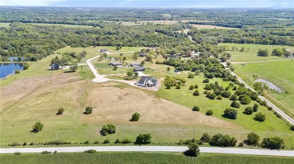 21350 Deer Ridge DR, Spring Hill, KS 66083
