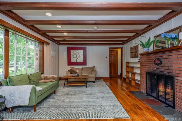 75 Van Houten FLDS, West Nyack, NY 10994