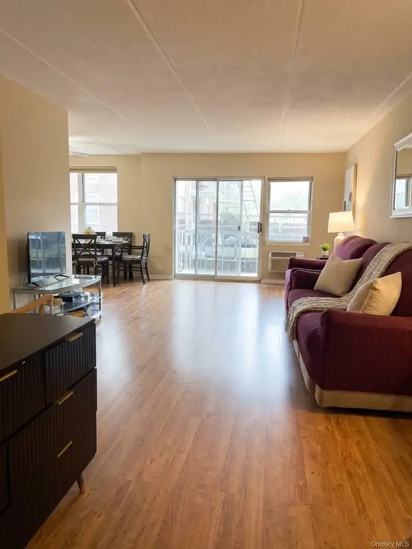 35 Park AVE #1M, Suffern, NY 10901