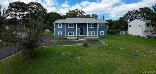 529 Spur DR, Bay Shore, NY 11706