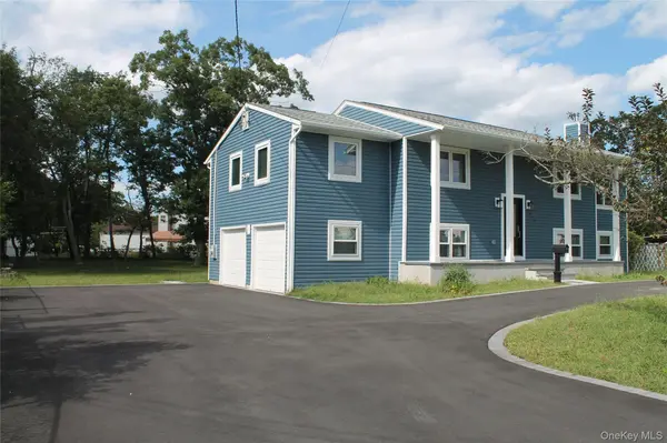 529 Spur DR, Bay Shore, NY 11706