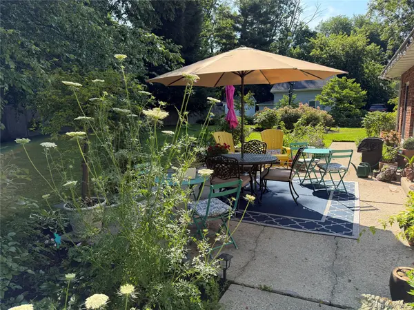 380 Park AVE #$1500 1 room, Huntington, NY 11743