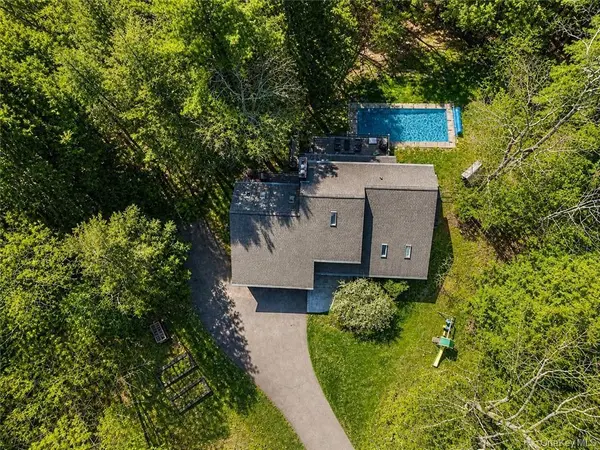 212 Meeker RD, Vestal, NY 13850
