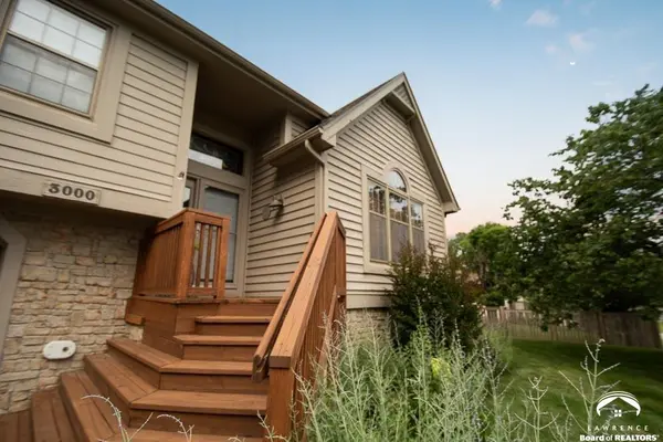 3000 University DR, Lawrence, KS 66049
