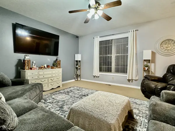 6998 Meredith DR, Seymour, IN 47274