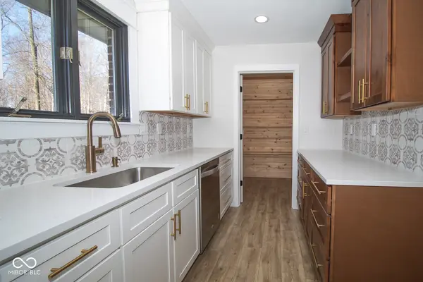 5437 S Westwood DR, Knightstown, IN 46148