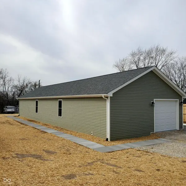 1103 W Vine ST, Brownstown, IN 47220