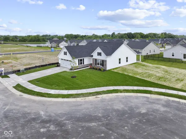 1202 Brightwood CIR, Greenfield, IN 46140