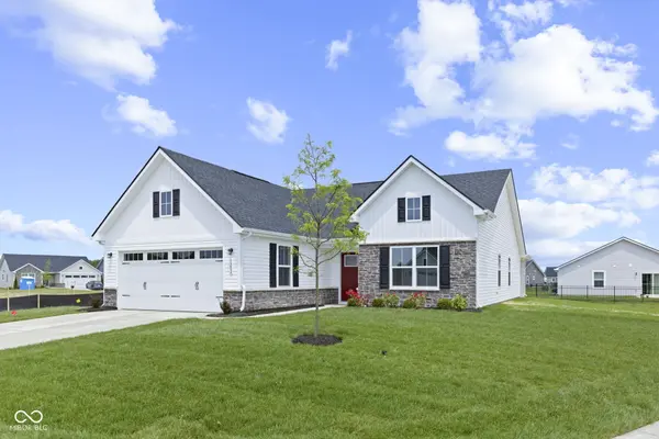 1202 Brightwood CIR, Greenfield, IN 46140